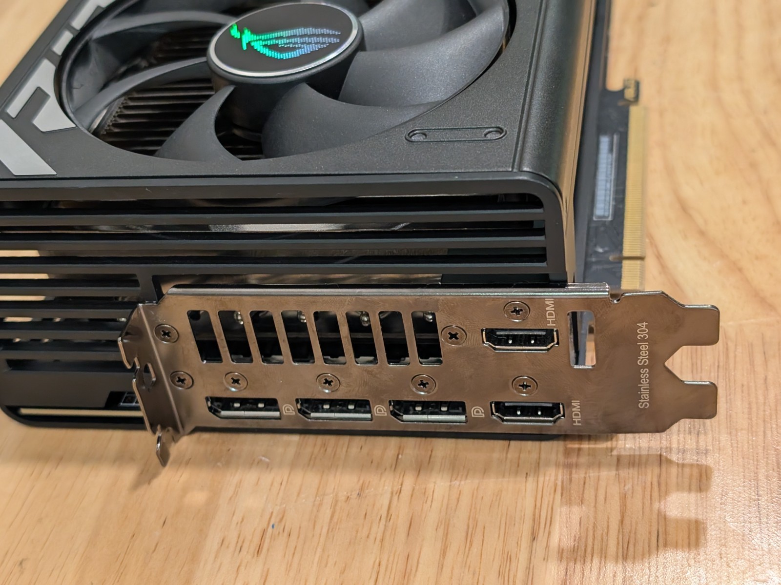 ข้อเสนอพิเศษ: การ์ดจอ ASUS ROG - Graphics Card 24Gb Gddr6X บทวิจารณ์และราคา